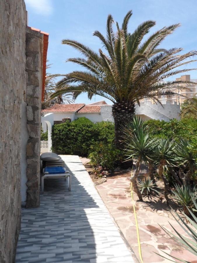 Villa At Seafront With Private Garden-655 Dénia Extérieur photo